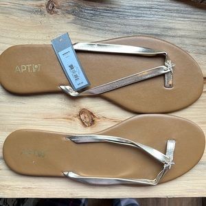 Gold strappy starfish sandals, NWT, size L
